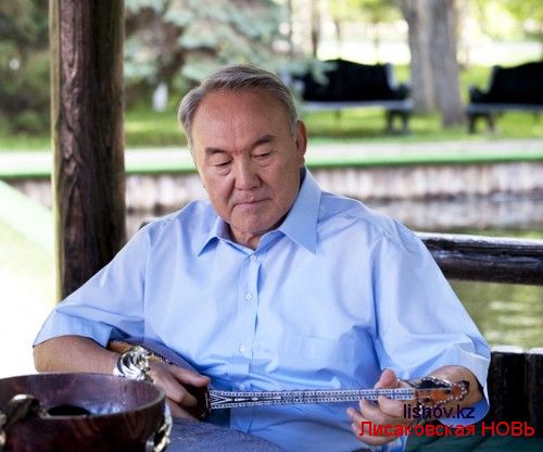 Новый праздник учредил Нурсултан Назарбаев в Казахстане - День домбры
