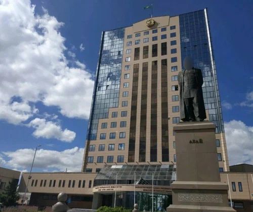 Продолжается прием документов в Академию государственного управления при Президенте РК